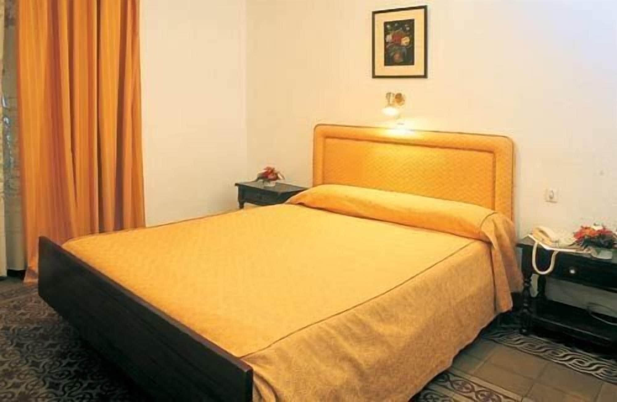 Hostal Sierpes Sevilla Eksteriør billede