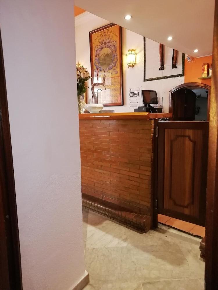 Hostal Sierpes Sevilla Eksteriør billede